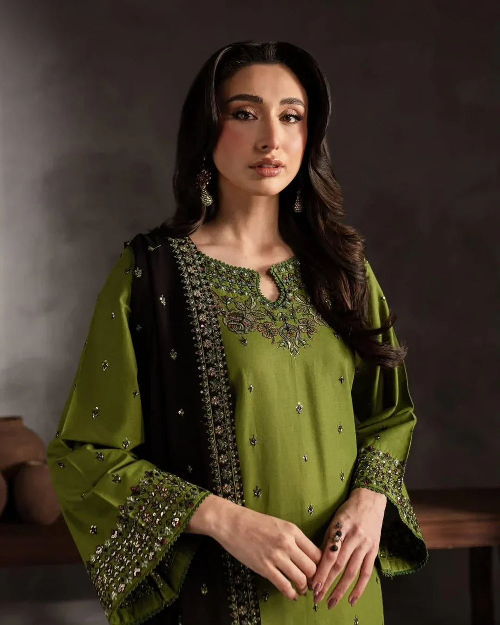Ezza lawn 3PC – Elegance in Every Thread